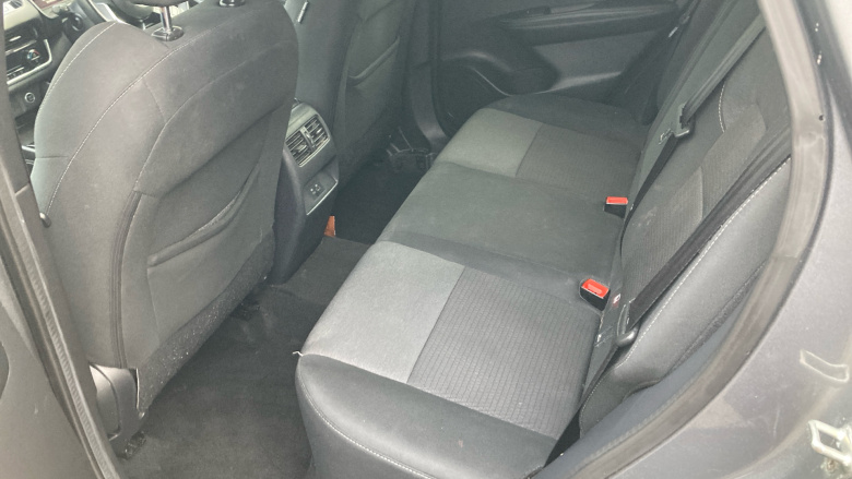 Nissan Qashqai 1.3 DiG-T MH N-Connecta 5dr Petrol Hatchback